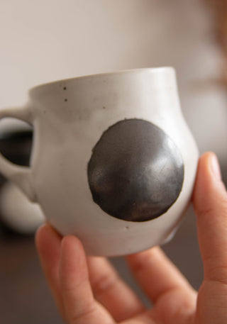 Un Studio x Ken Lu ｜Black & White Mote Mug