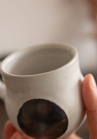 Un Studio x Ken Lu ｜Black & White Mote Mug