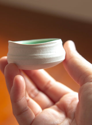 Un Studio x Noel Huang ｜Lotus Sake Cup in Jade (Flat)