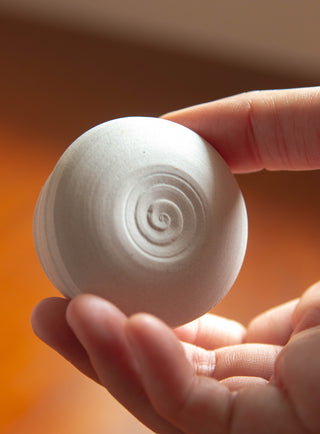 Un Studio x Noel Huang ｜Lotus Sake Cup in Jade (Flat)