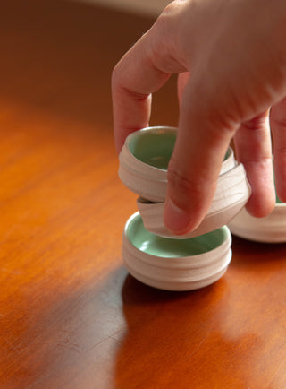 Un Studio x Noel Huang ｜Lotus Sake Cup in Jade (Flat)