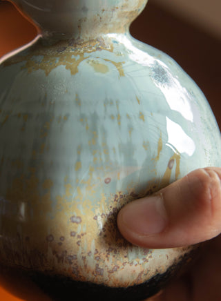 Un Studio x Ah Shu ｜Round Belly Sake Bottle in Manor