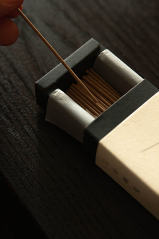 Un Studio x SSLK | Incense Sticks (22 mins)