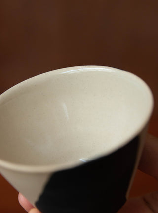 Un Studio x Llerae Makes ｜V Espresso Cups in Black Swirls