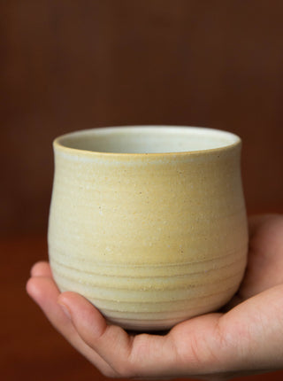 Un Studio x Llerae Makes ｜Grip Cup in Butter (Pale Matte Yellow)
